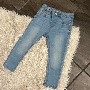 Zara • Girls 2T Skinny Jeans